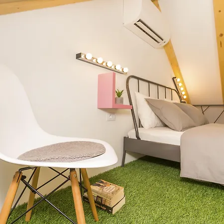 Shiny Apartment Split